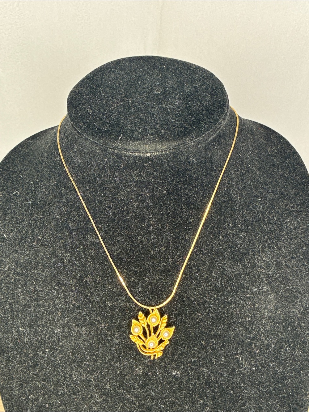Vintage Gold Floral Pearl Pendant Necklace - Women Jewelry